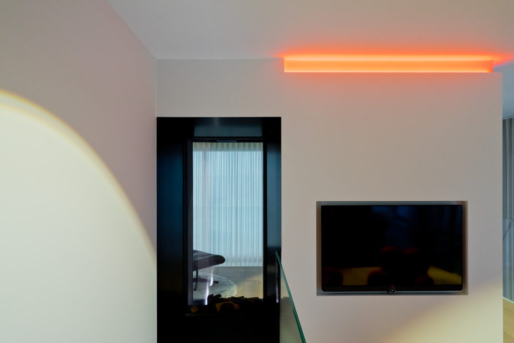 Lichtontwerp voor moderne loft in Knokke met maatwerk