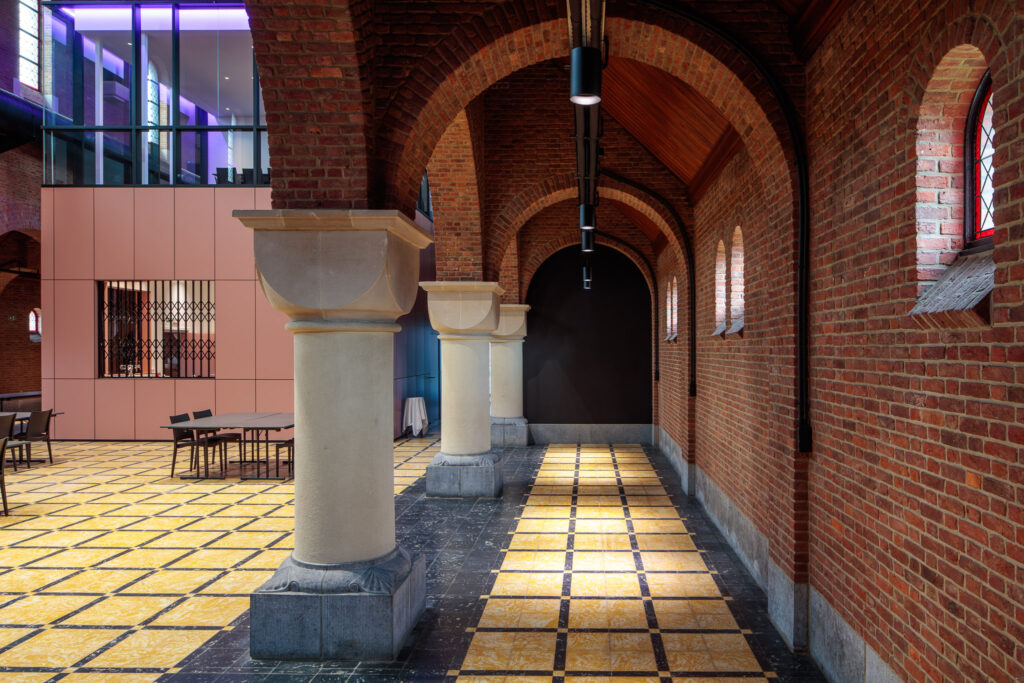 Lichtontwerp kerk Mol