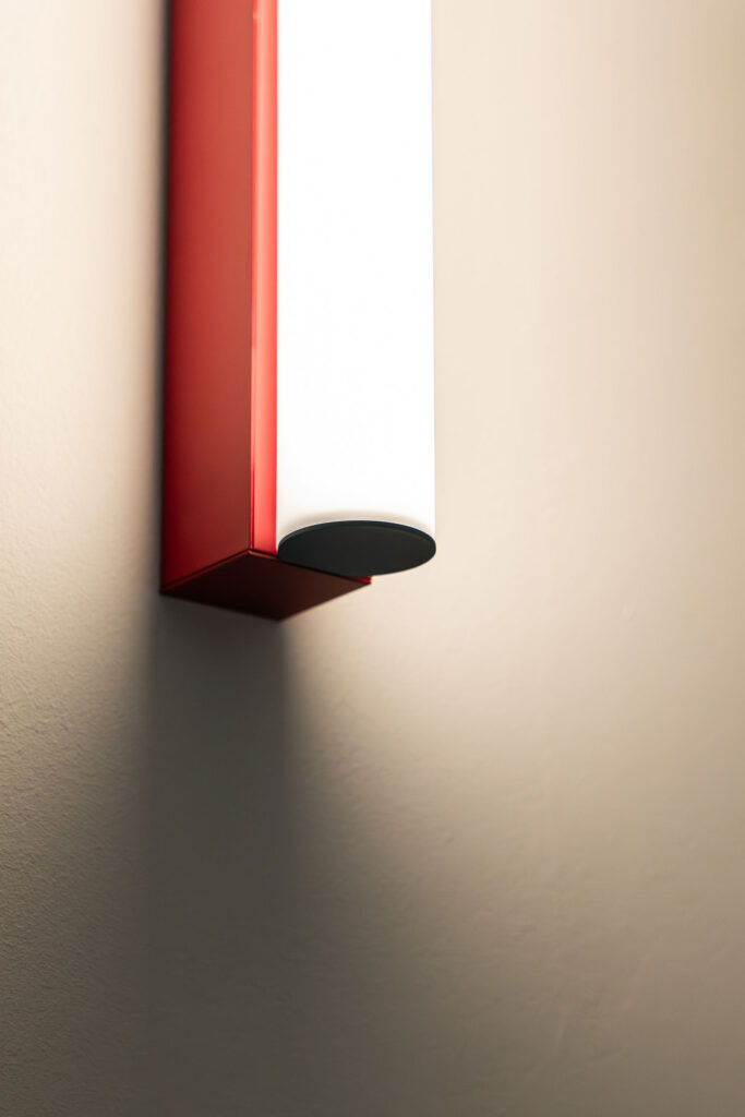 rood modernistisch lichtobject
